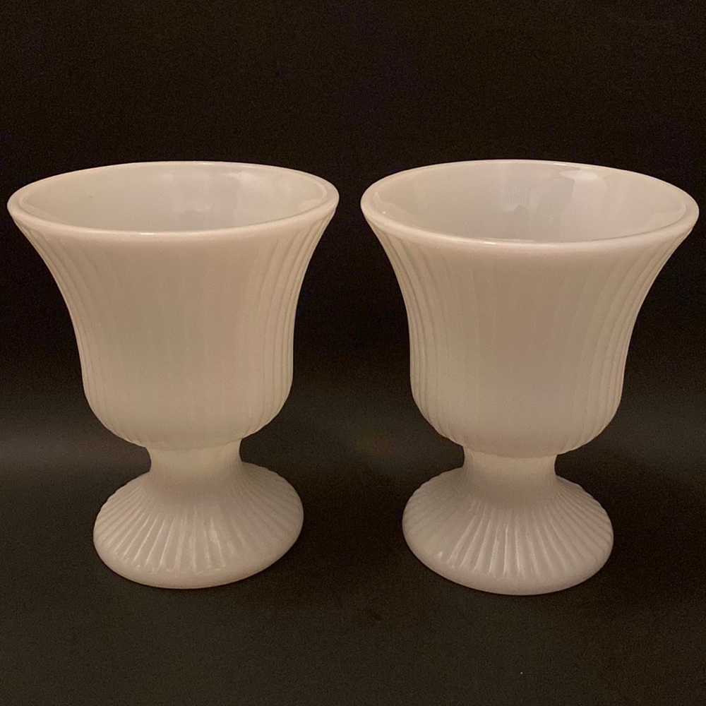 Vintage E.O.BRODY CO. CLEVELAND,OHIO U.S.A WHITE MILK GLASS VASE - Lot of 2